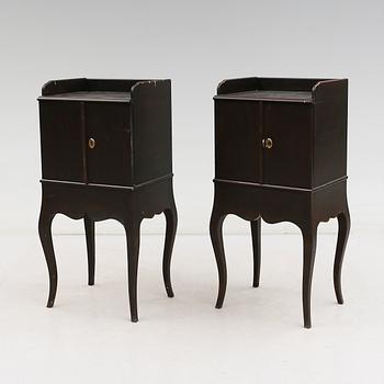 SÄNGBORD, 1 par, rokokostil, för Nationalmuseum, 1900-talets andra hälft.