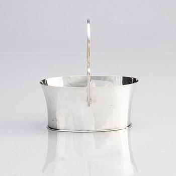 Gunnar Cyrén, a silver suger-bowl with handle, Gävle 1989.