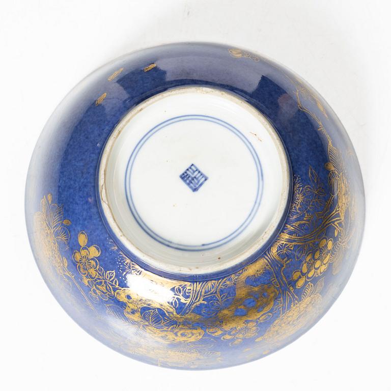 Skål, porslin. Qingdynastin, 1700-tal.