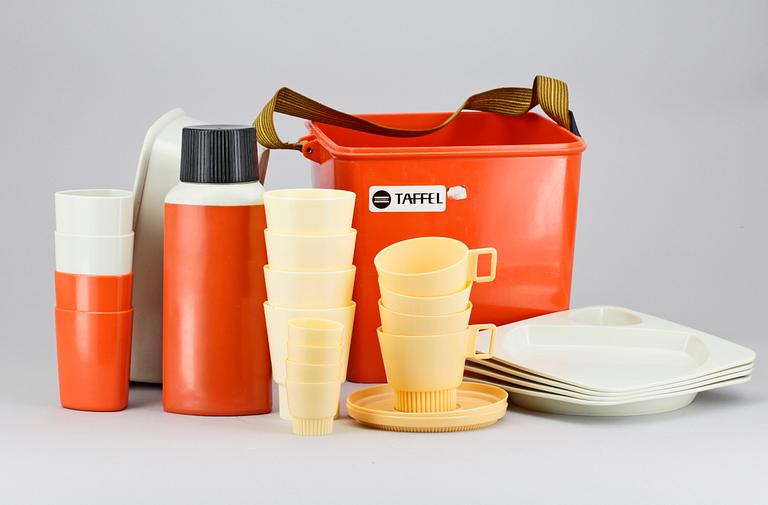 PICKNICKSET, plast, "Taffel". Design Sigvard Bernadotte & Acton Bjoern, 1959.