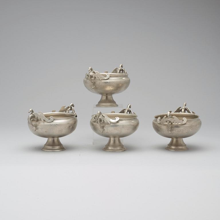 BRÄNNVINSSKÅLAR, fyra stycken, av Gottlob Friedrich  Baumann, mästare i Hudiksvall 1789-1826/31.
