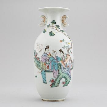 Two Chinese vases, 20th Century.