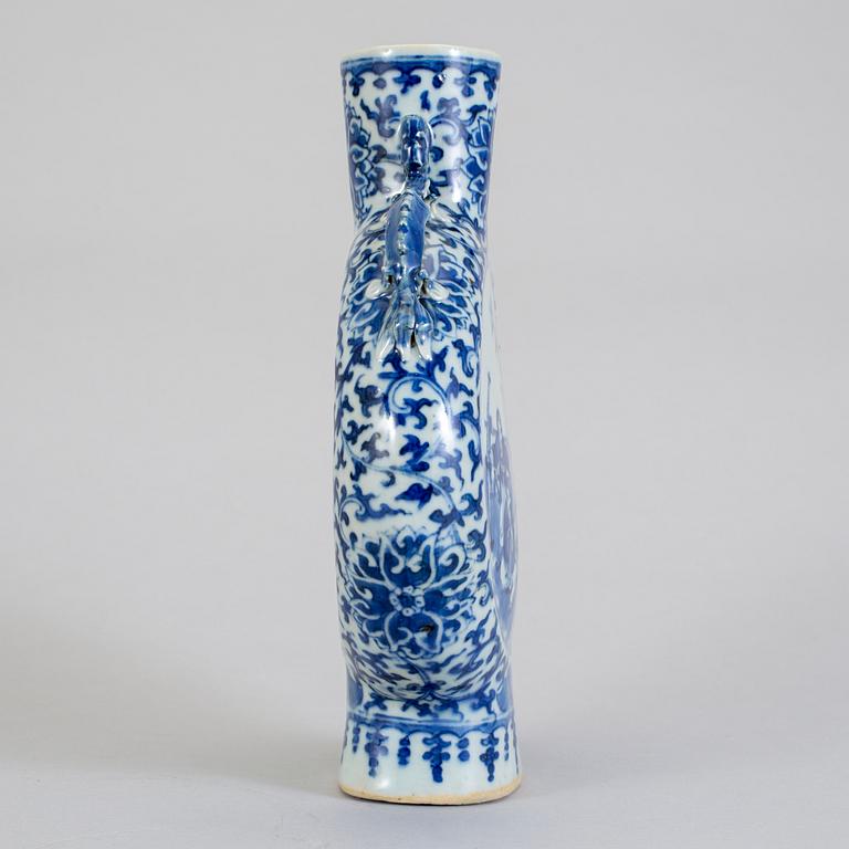 PILGRIMSFLASKA, porslin. Qianlong (1736-1795), Kina.