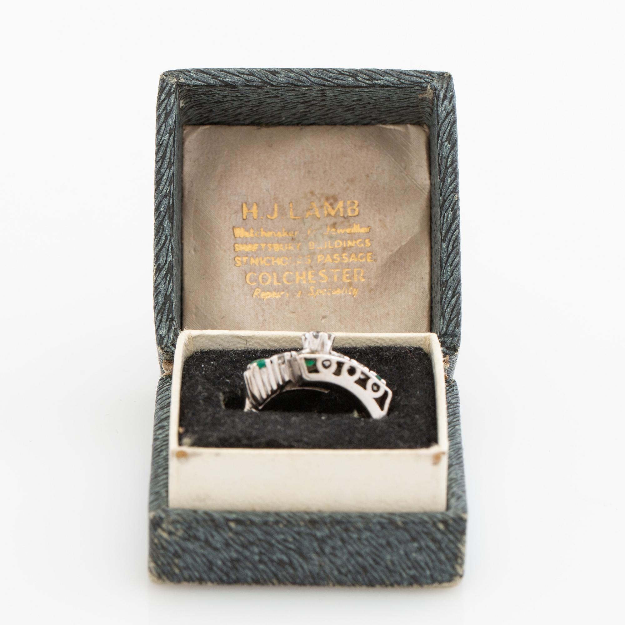 Ring, 18K gold with brilliant-cut diamonds and emeralds, Åhus Goldsmith, Holmqvist, Åhus, 1981.