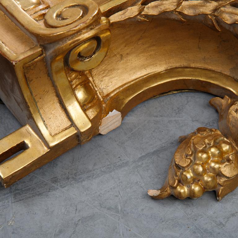 A gustavian style wall clock, signed Rob. Engström, Stockholm. First half of the 20th century.