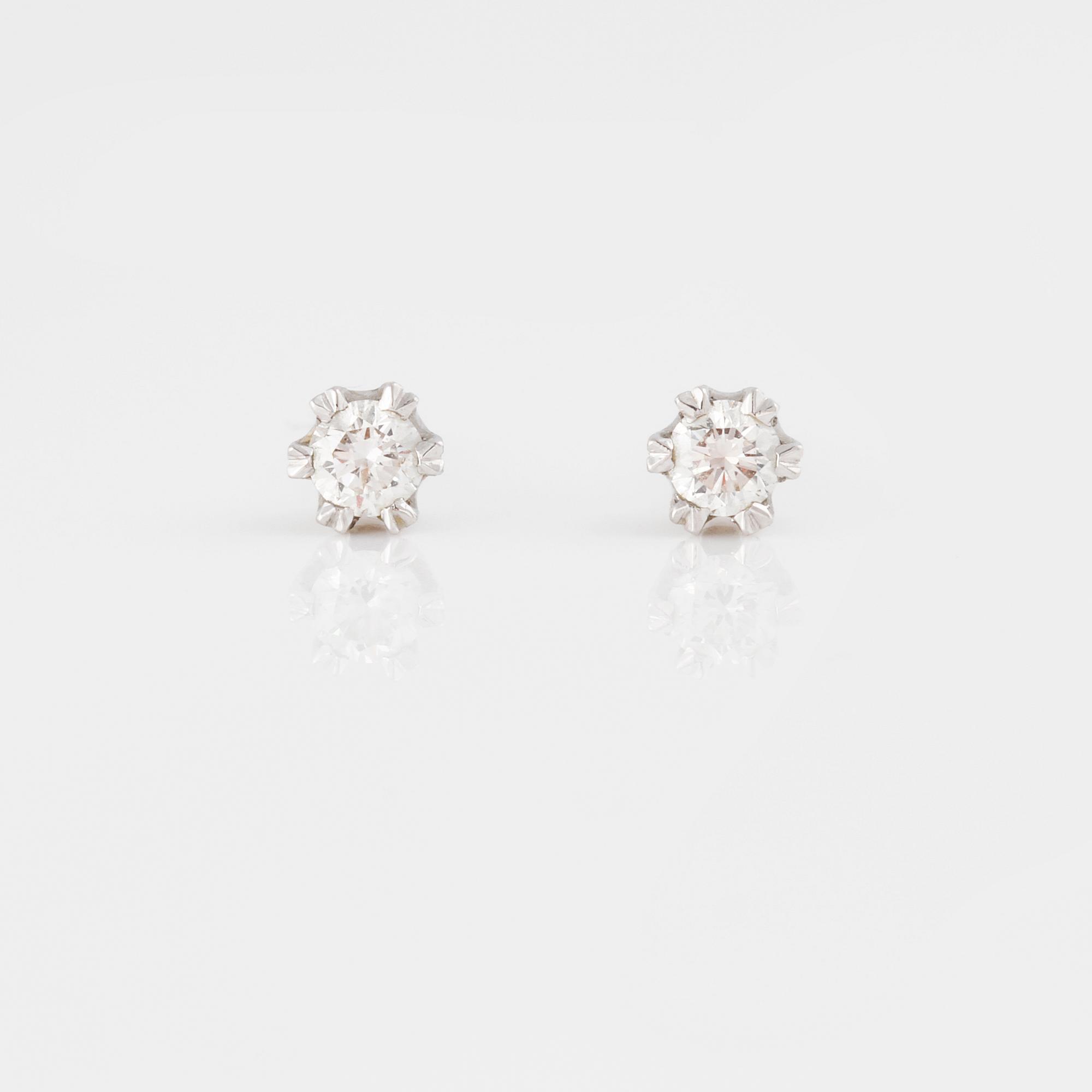 ÖRHÄNGEN, med briljantslipade diamanter ca 0.20 ct.