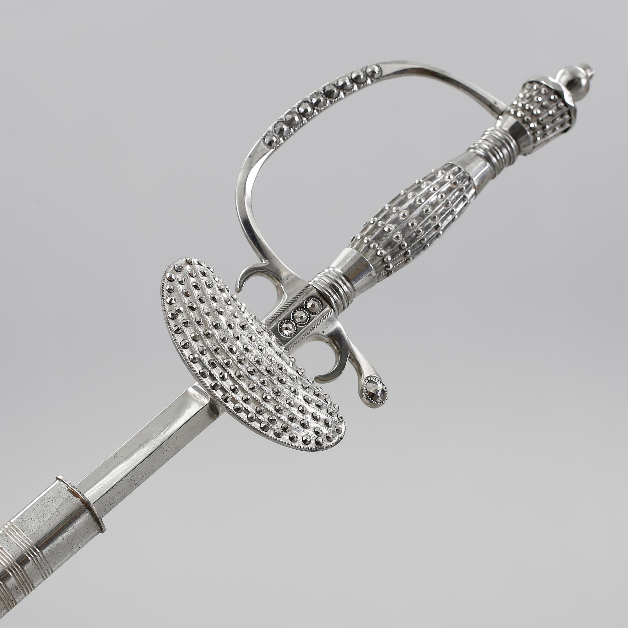 DRÄKTVÄRJA, 1800-tal.