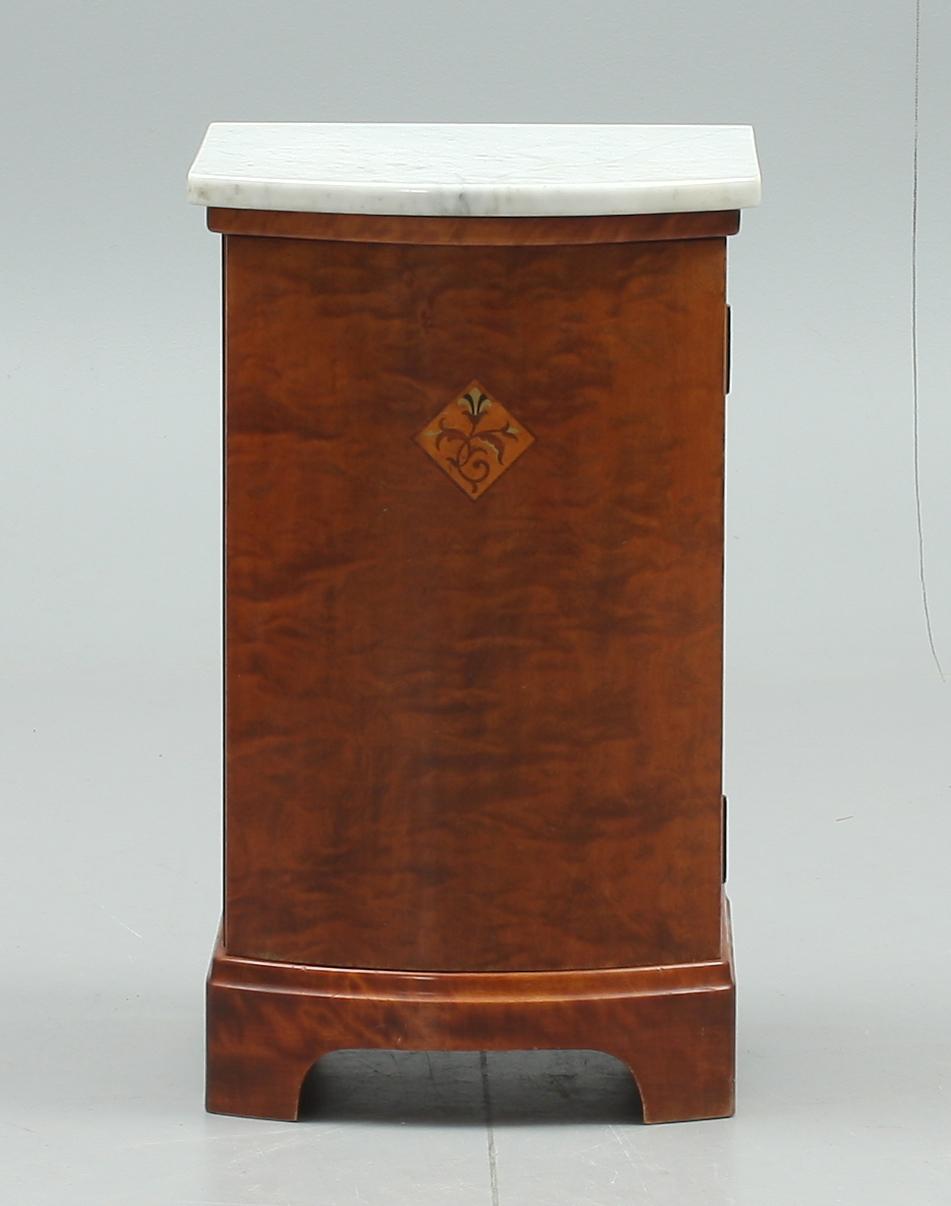 POTTSKÅP, ett par, 1930-tal.