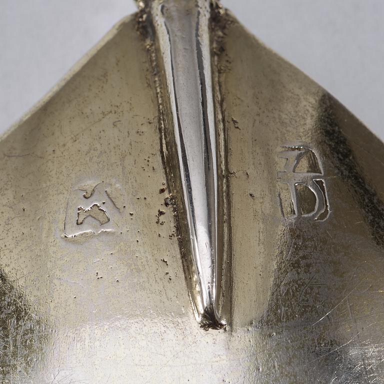 A Dutch 17th century silver-gilt spoon, marks of Montinck Lambert, Holland (1633-1634).