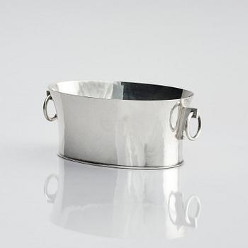 Gunnar Cyrén, a sterling silver bowl with handles, Gävle 1989.