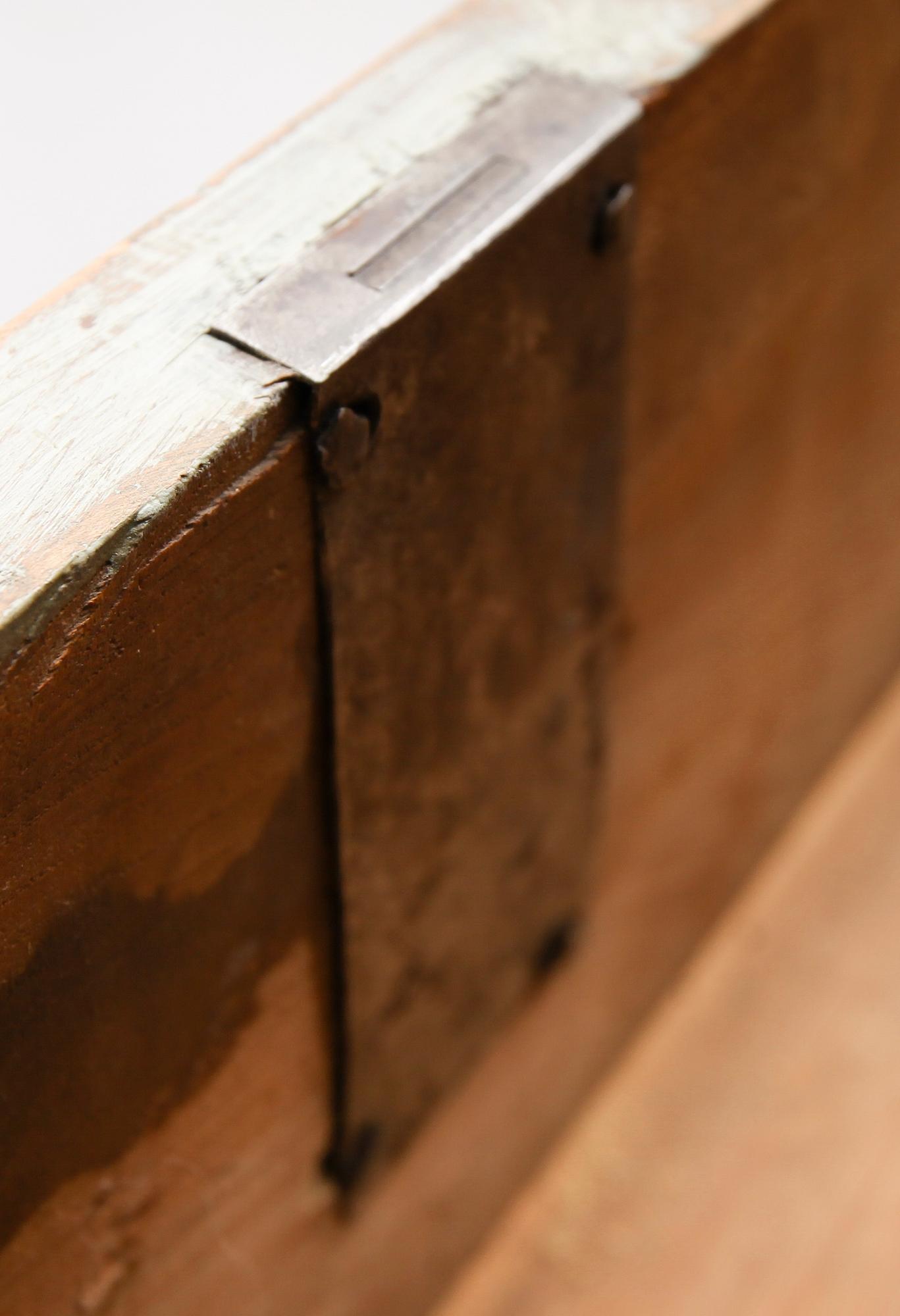 VITRINSKÅP, 1800-talets första hälft.