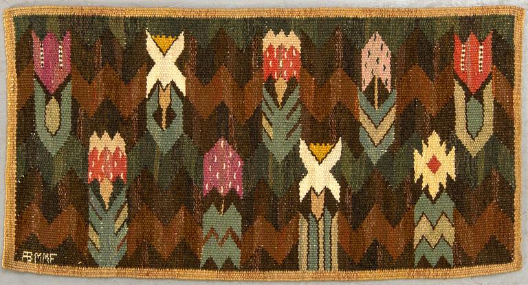 Märta Måås-Fjetterström, Bonad signerad AB MMF (Märta Måås Fjetterström), "Täppan", 35 x 68 cm.