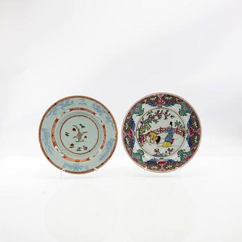 Tallrikar, två stycken, porslin, Kina, Qingdynastin, 1700-tal.