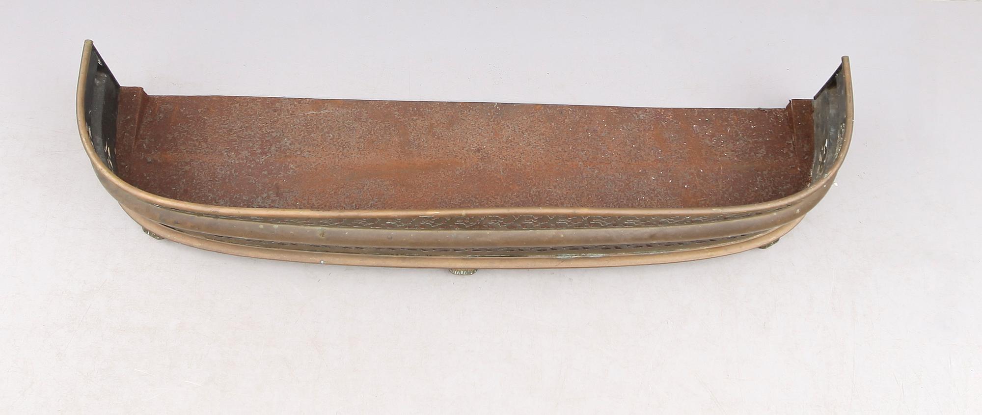 BRASSKYDD, viktoriansk, England, 1800-talets andra hälft.
