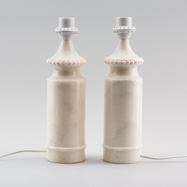 BORDSLAMPOR, 1 par, marmor, Italien, 1900-talets andra hälft.