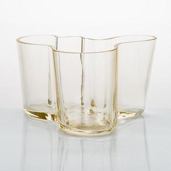 Alvar Aalto, A '9750' vase Karhula Glassworks in production 1937-1949.