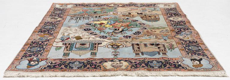 A Tabriz carpet, c. 199 x 151 cm.