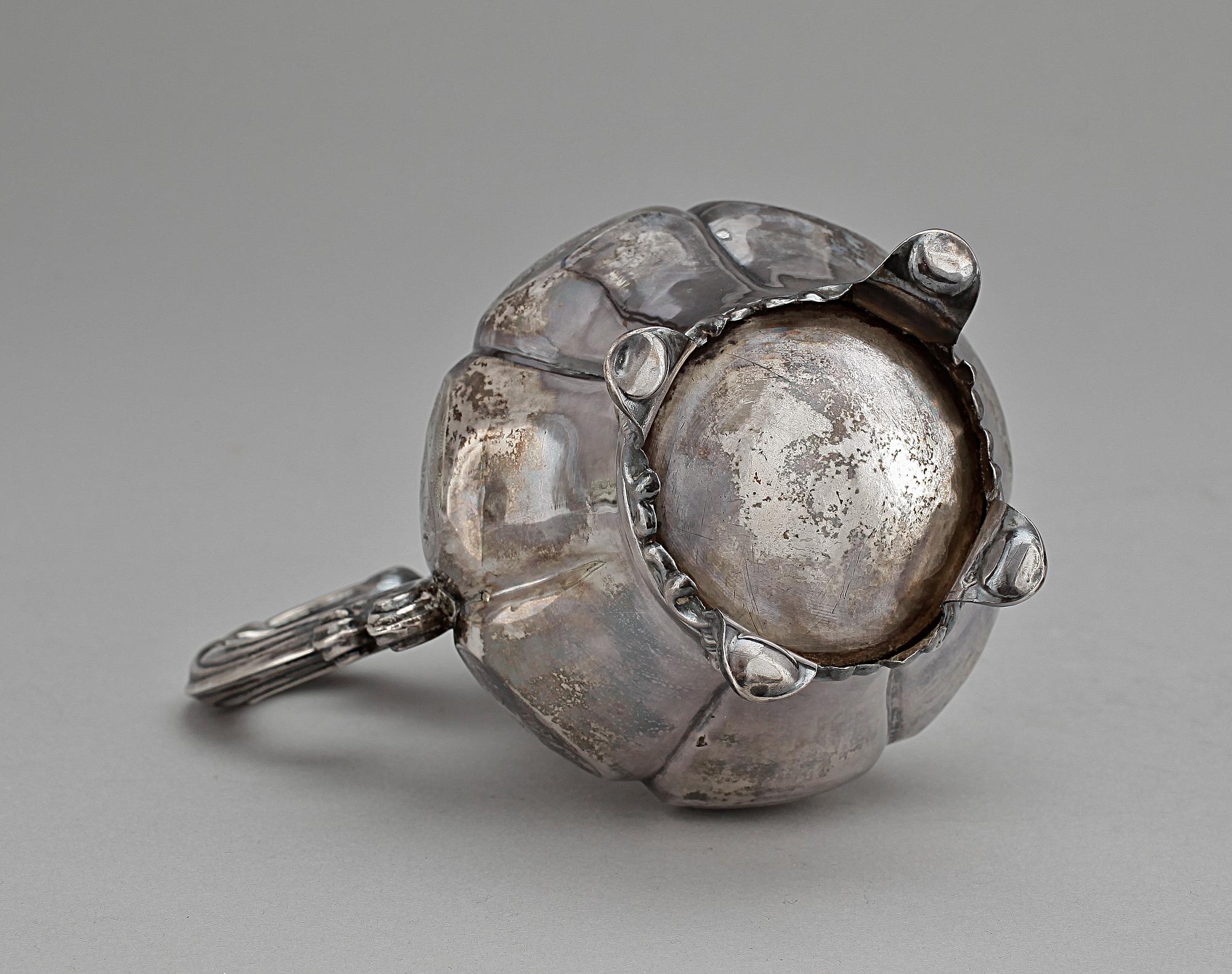 GRÄDDKANNA, silver, nyrokoko, Johan Olof Östlund, Gällivare 1865. Vikt ca 168 g.