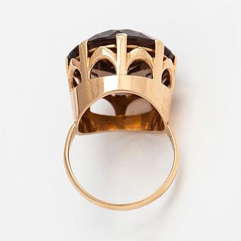 Ring, 14K guld med rökkvarts, Åbo.