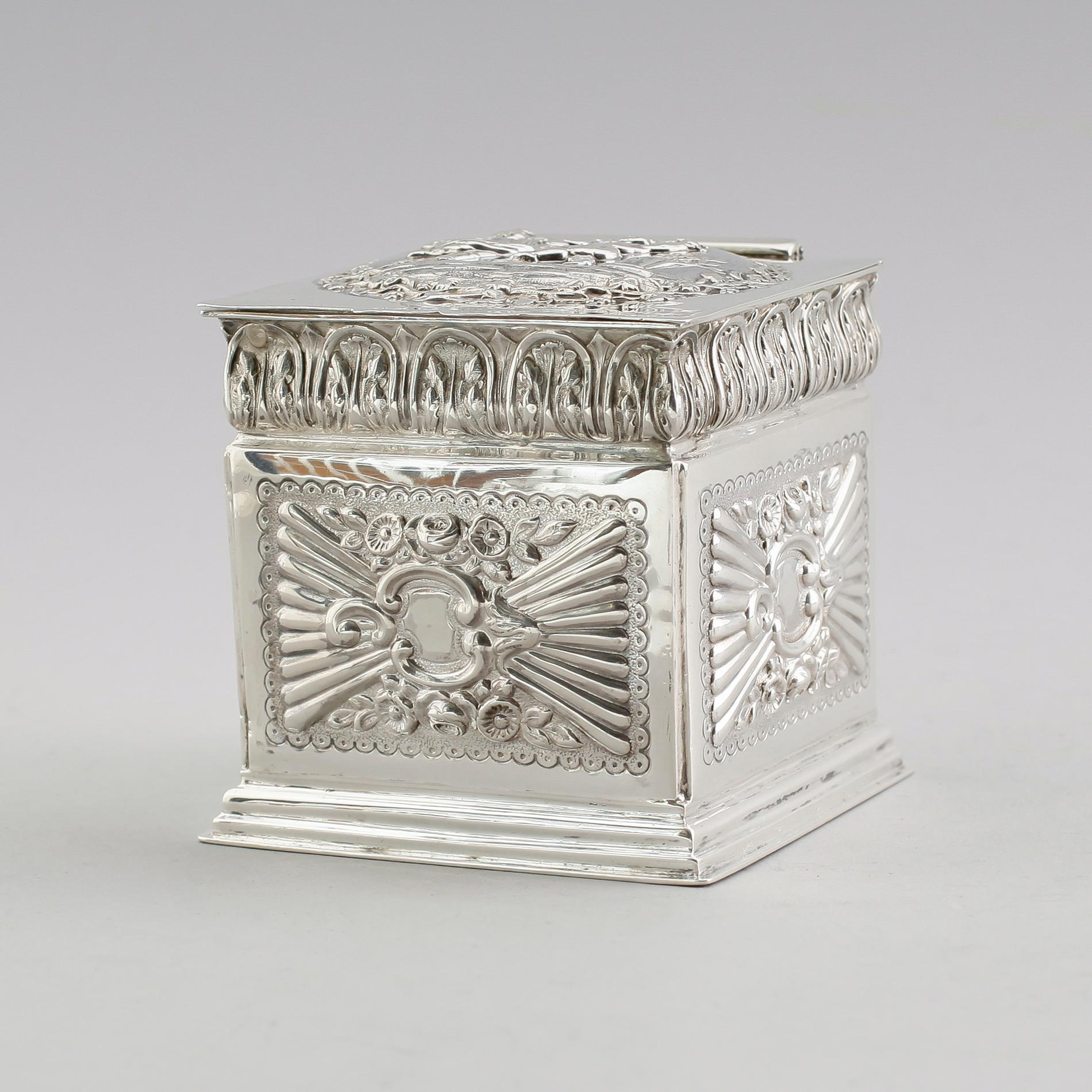 TEDOSA, silver, Mappin & Webb, London 1892. Vikt ca 325 gram.