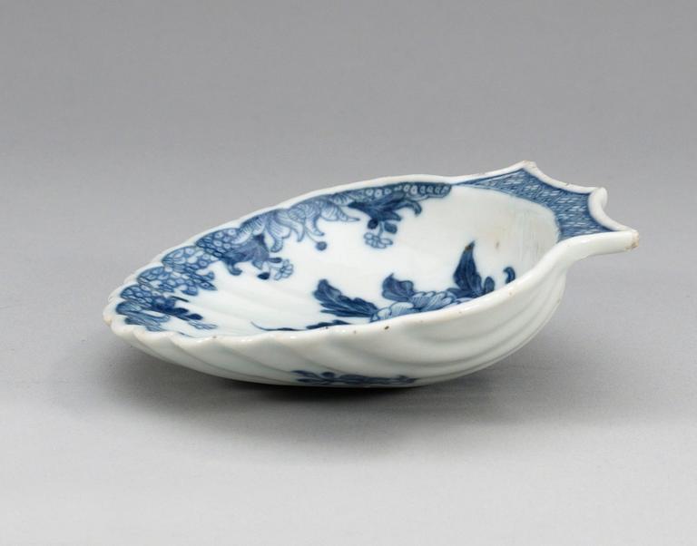 SMÖRSNÄCKA, porslin. Qing dynastin. Qianlong (1736-95).