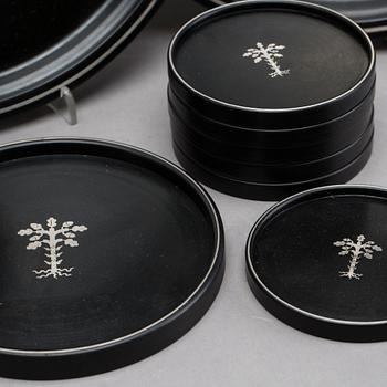 TALLRIKAR OCH COASTERS, 14 delar, isolit och silver, Perstorp.
