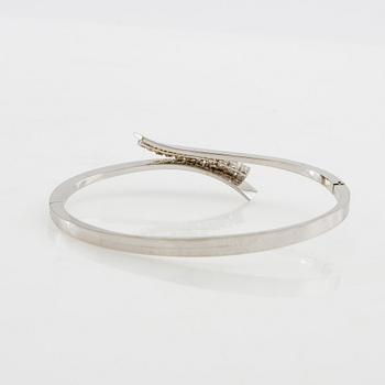 Bracelet 18K white gold with round brilliant-cut diamonds.