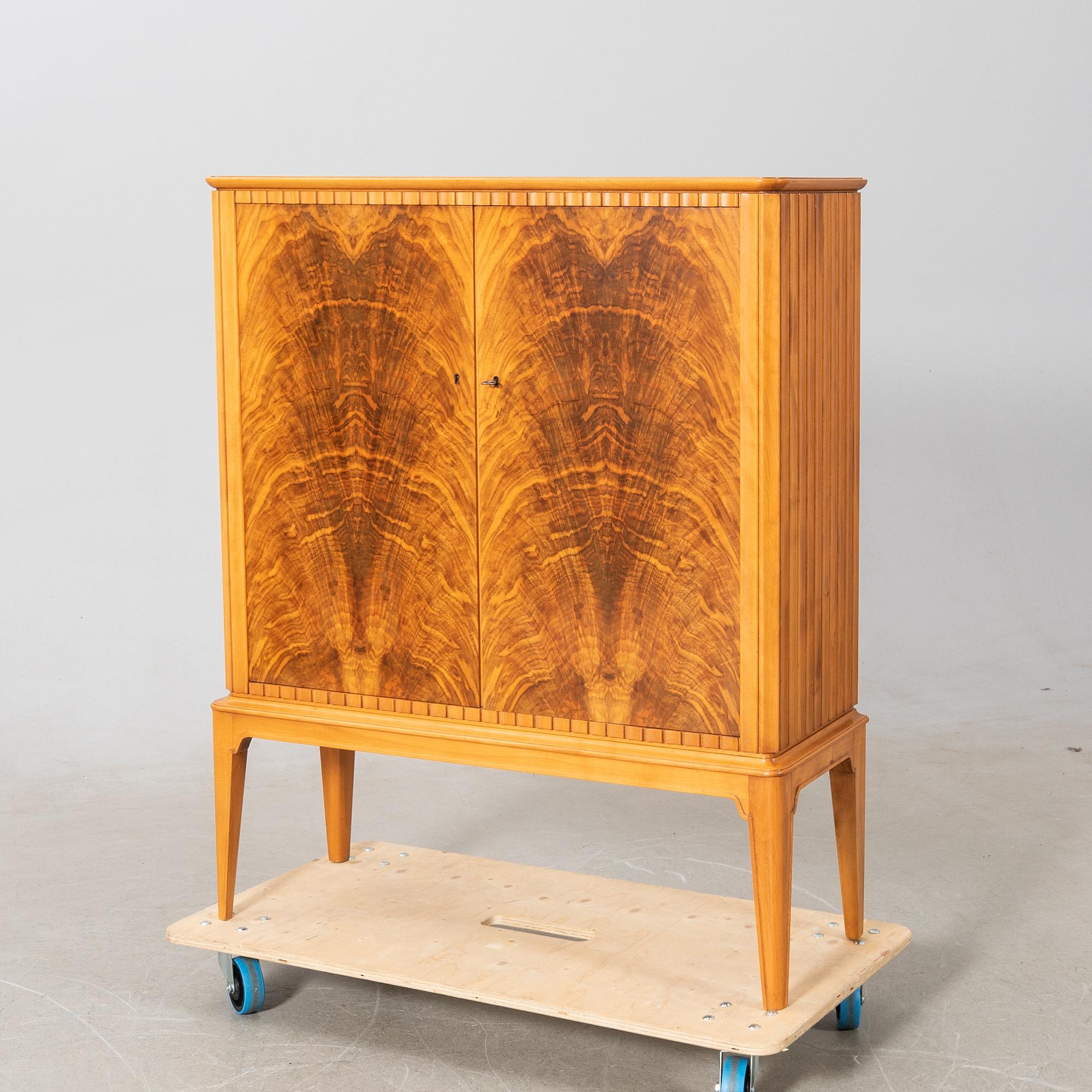 Cabinet/Serving cabinet, Swedish Modern, 1930s/1940s.