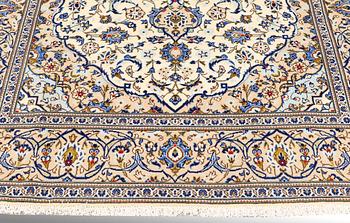 A CARPET, Kashan, ca 300 x 195 cm.