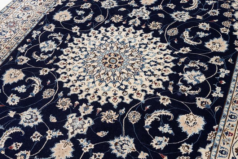 Carpet, Nain, approx. 300 x 200 cm.