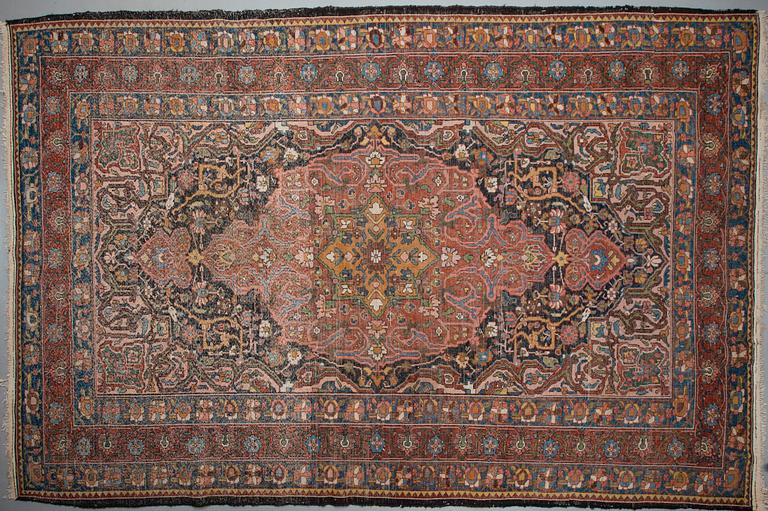 MATTA, orientalisk. Ca 310x206 cm.