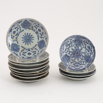 A set of 12 similar Chinese blue and white porcelain small dishes, late Qing dynasty, second half of the 19th Century.