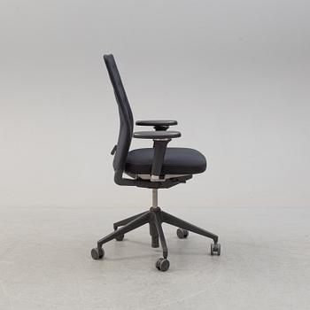 A 21th century 'ID Trim' office chair by Antonio Citterio, Vitra.