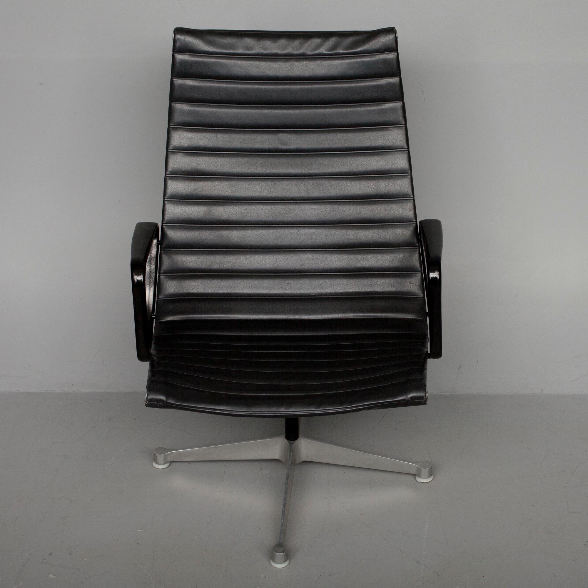 KARMSTOL, Eames, modell Herman Miller.