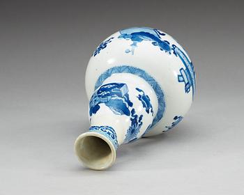 A blue and white gourd vase, Qing dynasty, Kangxi (1662-1722).