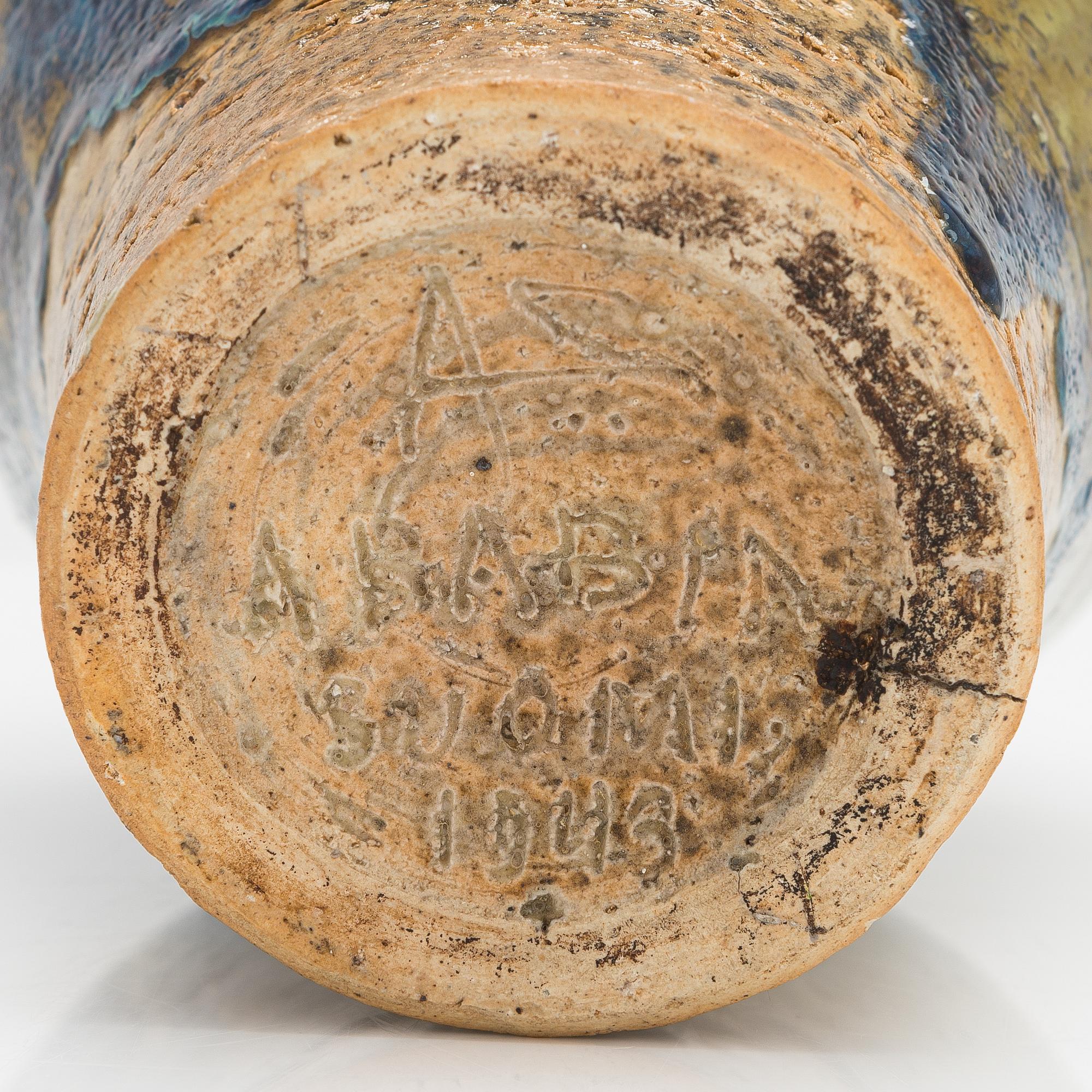 Aune Siimes, A stoneware vase. SIgned AS Arabia 1943.