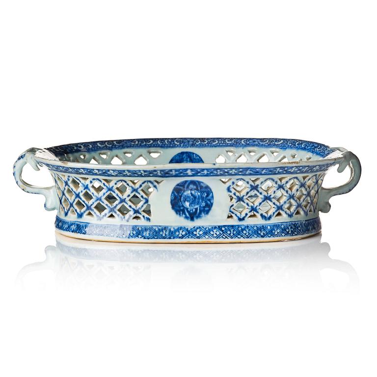 A blue and white oval chesnut basket, Qing dynasty, Qianlong (1736-95).