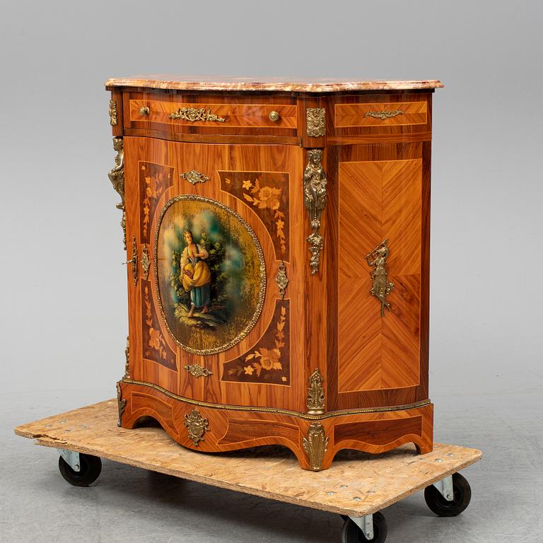 SKÄNK, Louis XVI-stil, 1900-talets andra hälft.