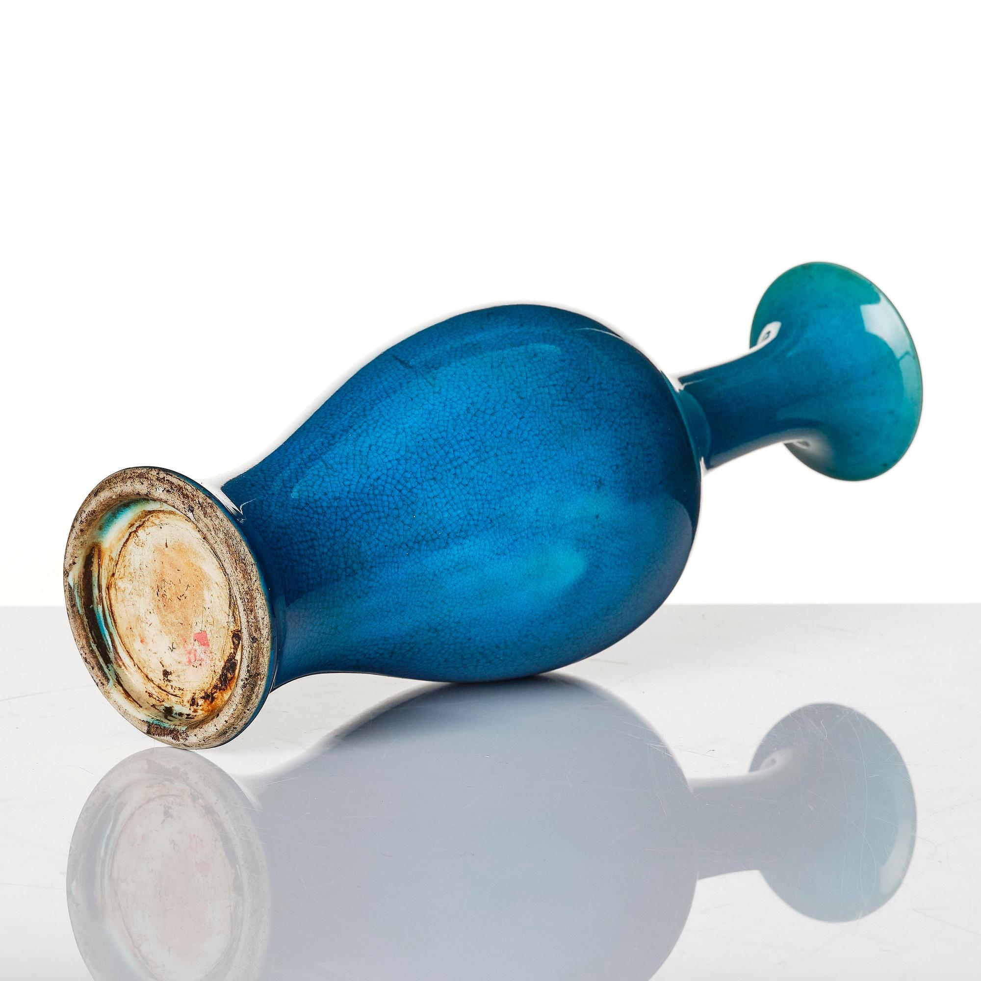 A turquoise glazed 'amfora' vase, Qing dynasty, Kangxi (1662-1722).