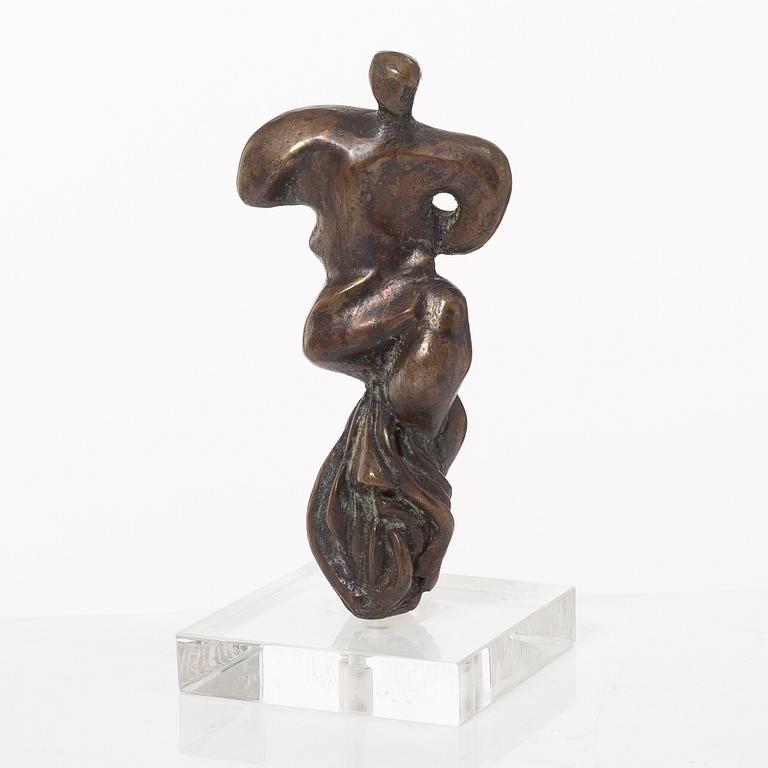 Timo Solin, Porträtt i helfigur.