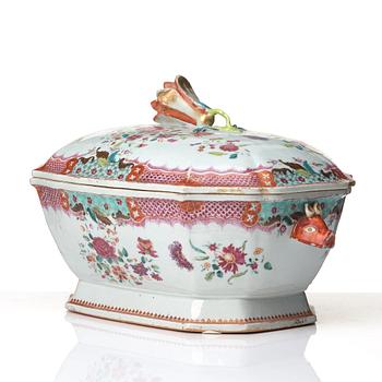 A famille rose tureen with cover and stand, Qingdynasty, Qianlong (1736-95).