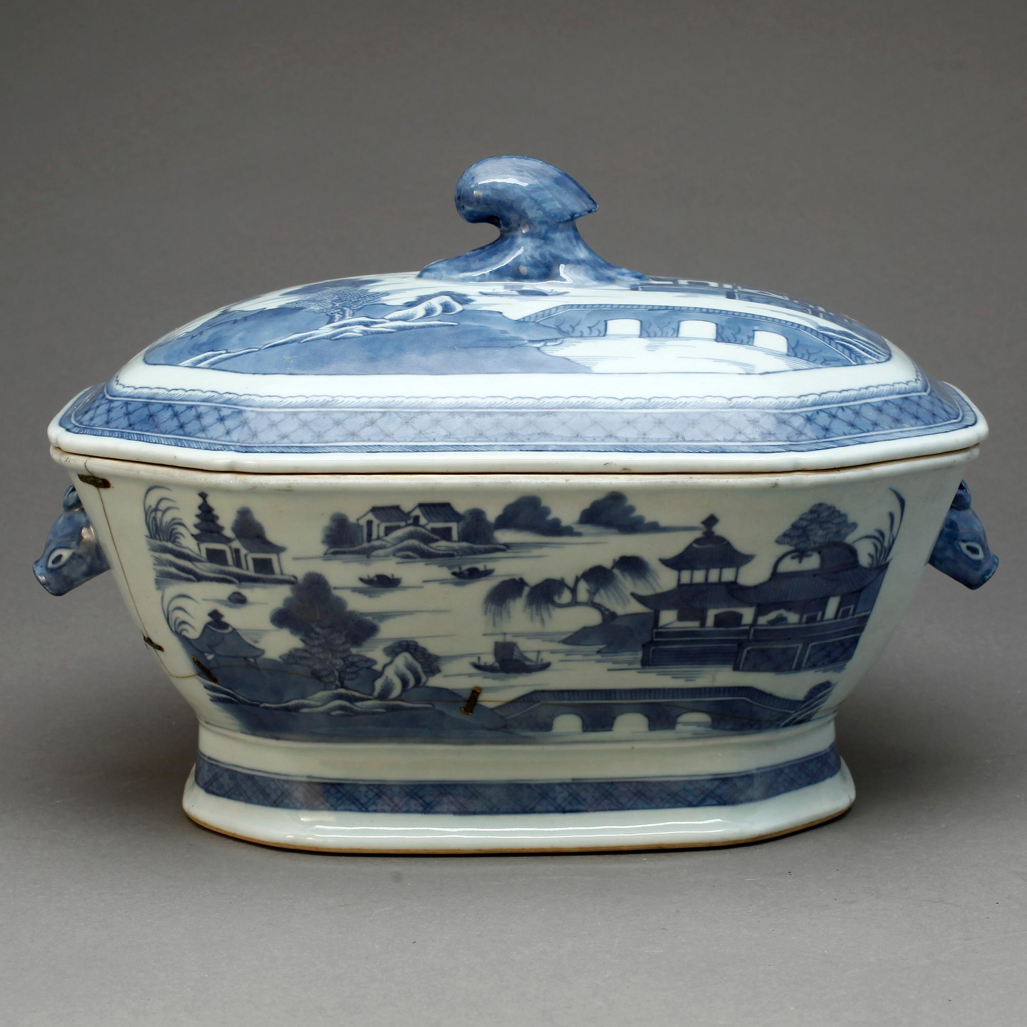 TERRIN, porslin, Kina 1800-talets första hälft.