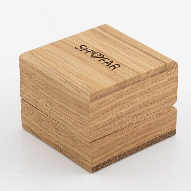 Ring helallians, 18K vitguld med briljantslipade diamanter.