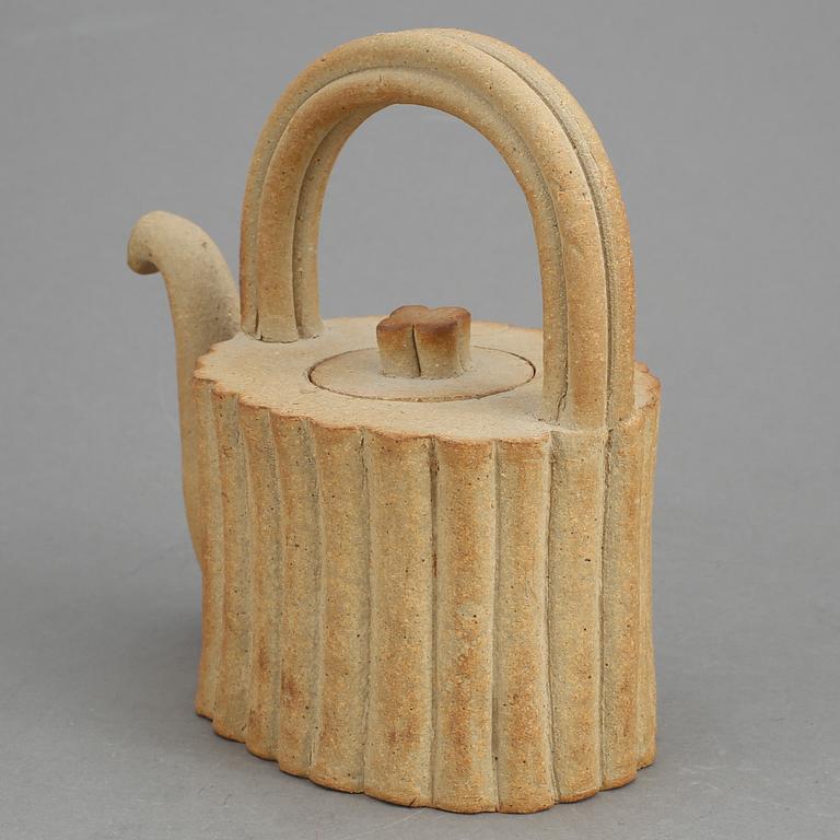 TEKANNA, stengods, Signe Persson-Melin, signerad och daterad 06.