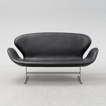 Arne Jacobsen, soffa, "Svanen" Fritz Hansen, Danmark, sent 1900-tal.