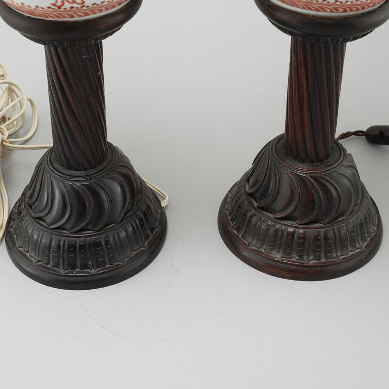 A pair of Chinese lanterns, early 20th Century.