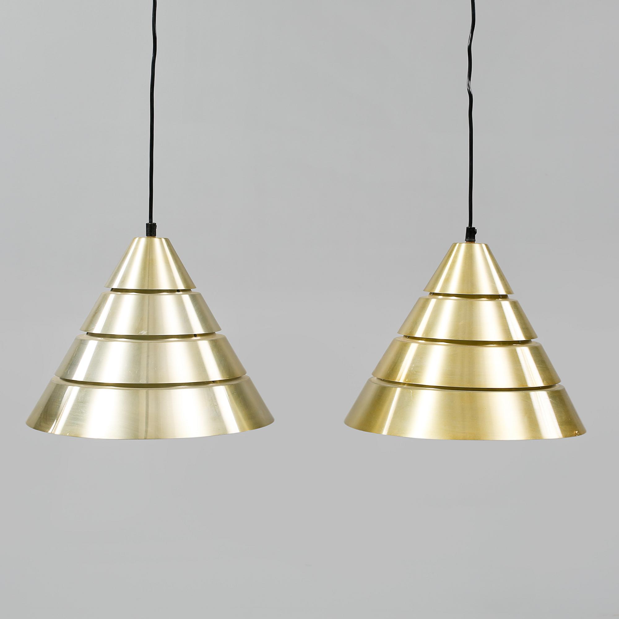 TAKLAMPOR, ett par, Hans-Agne Jakobsson, Markaryd, 1900-talets fjärde kvartal. Höjd ca 30 cm.