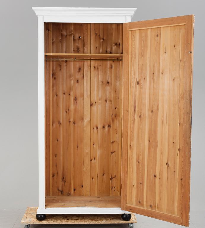 KLÄDSKÅP, 1800-talets slut.