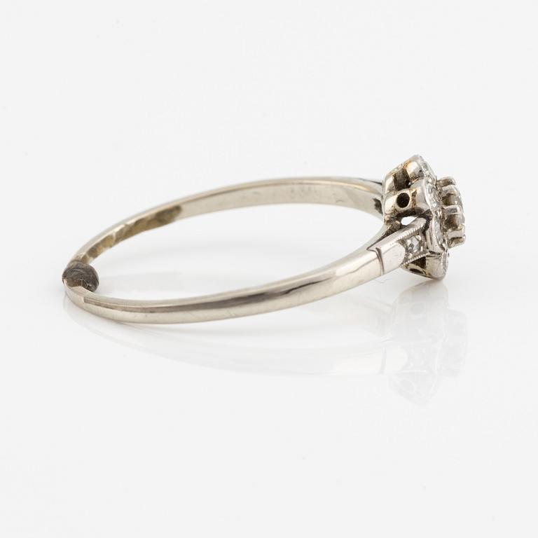 Ring, carmosemodell, 18K vitguld med diamanter.