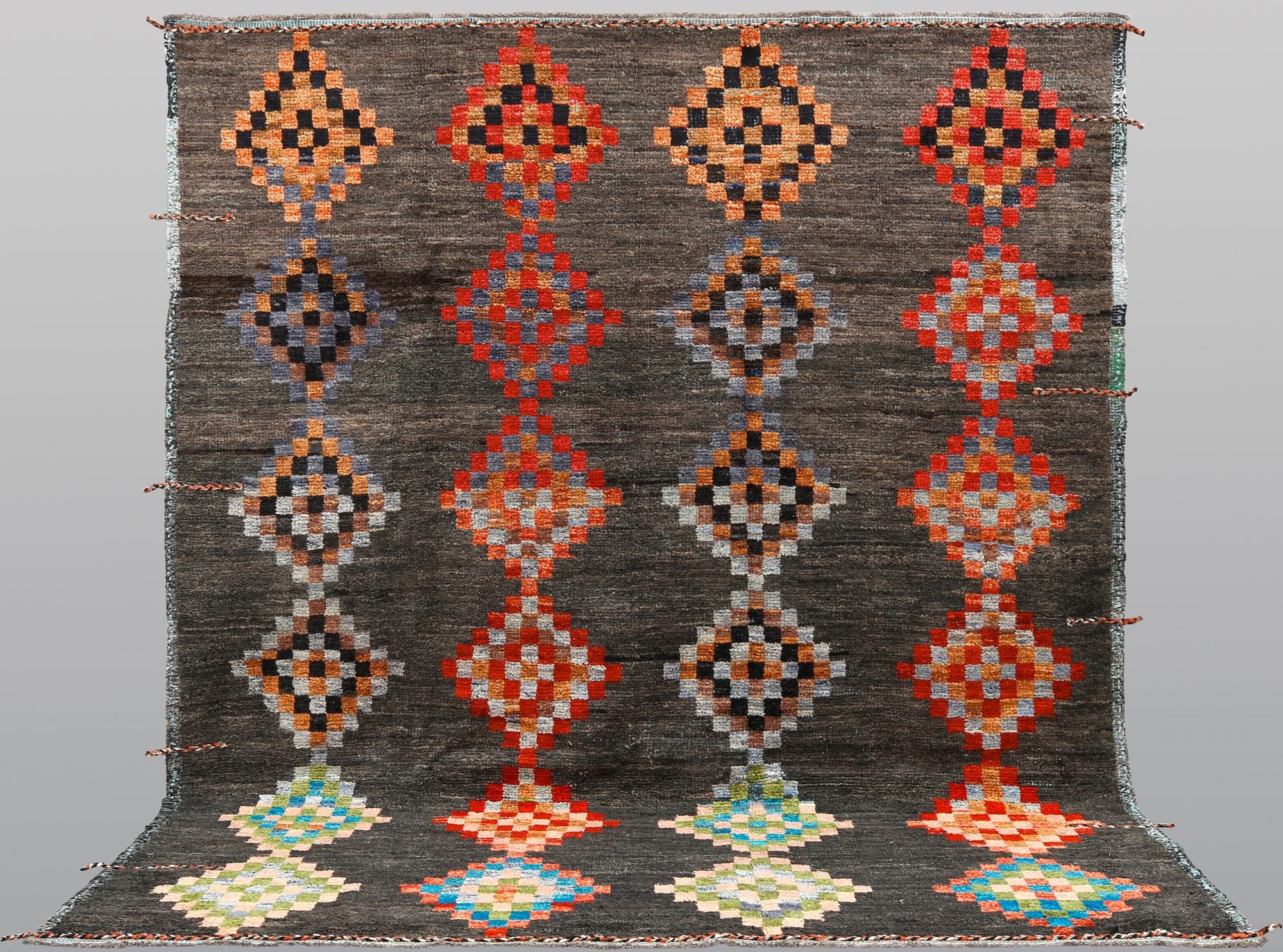 An oriental carpet, ca 295 x 247 cm.